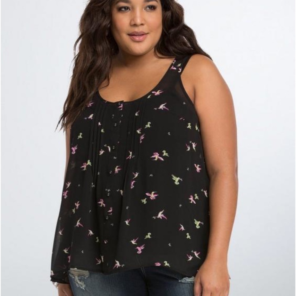 TORRID hummingbird tank size 3